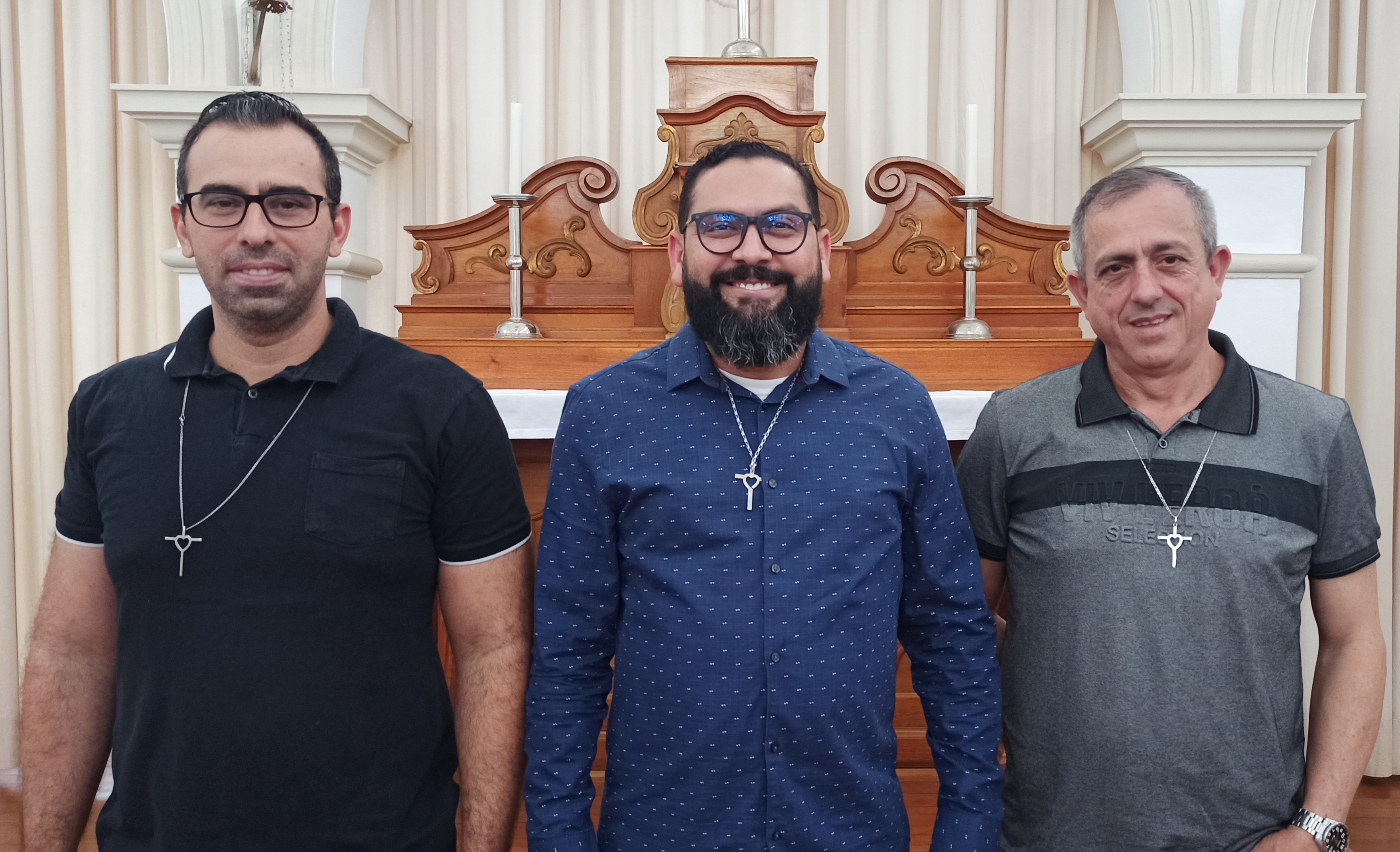 Comunidade Religiosa: Irmãos Mateus, Márcio e Juvânio