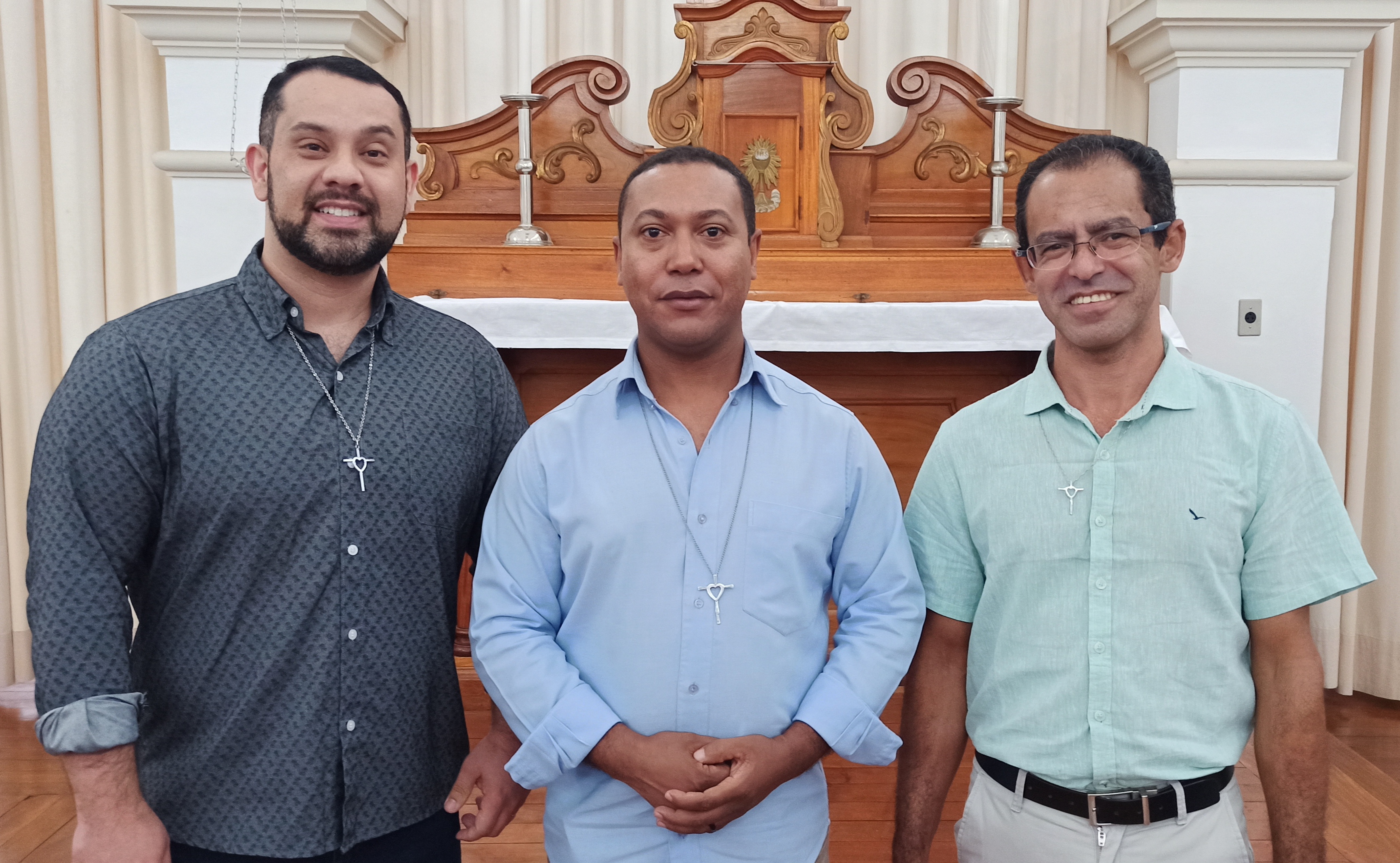 Comunidade religiosa: Irmãos Felipe, Cleverson e Rogério